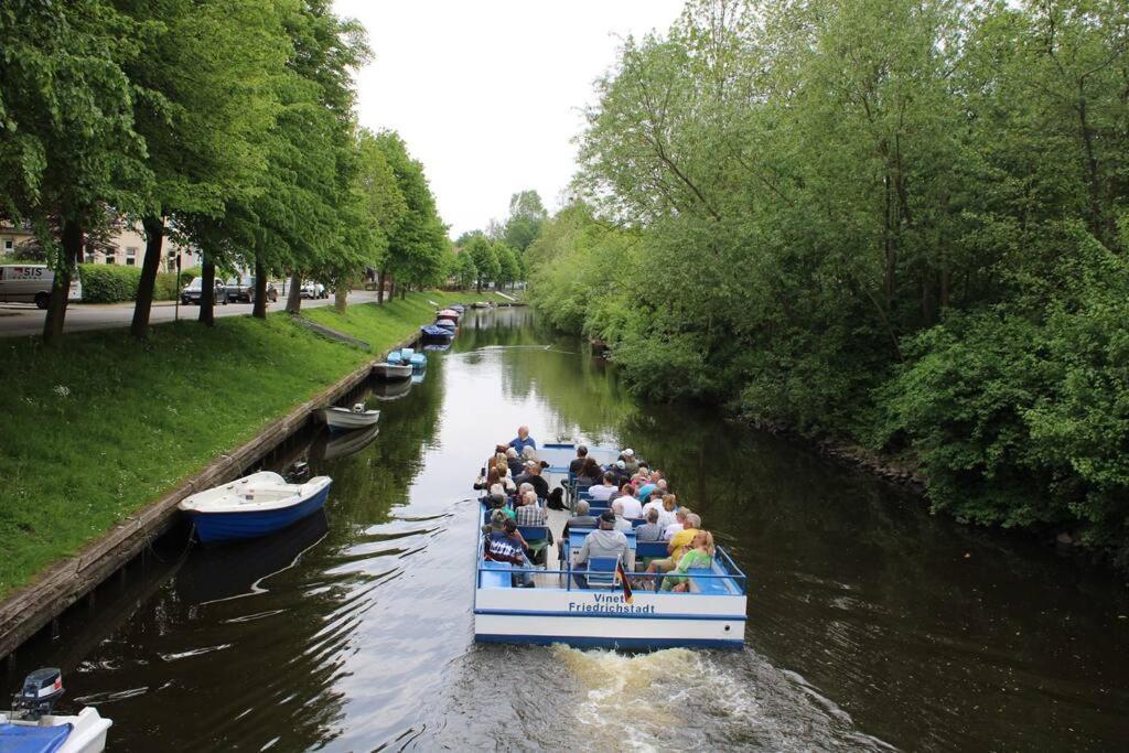 Hollaender Flair Friedrichstadt Exteriör bild