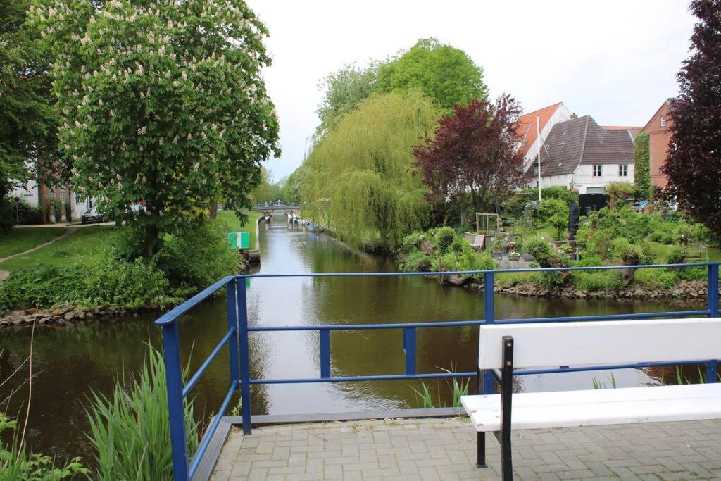 Hollaender Flair Friedrichstadt Exteriör bild