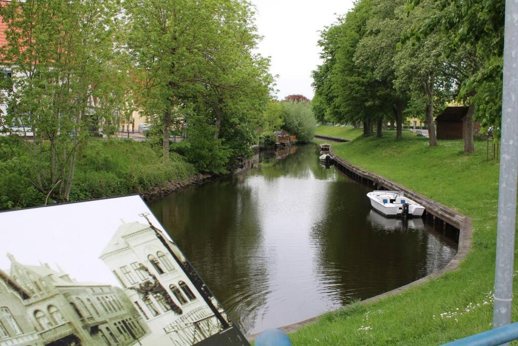 Hollaender Flair Friedrichstadt Exteriör bild